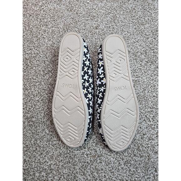 TOMS Belmont style, white sun daisies print, Women’s size 6.5, New with Tags NWT - Picture 3 of 3